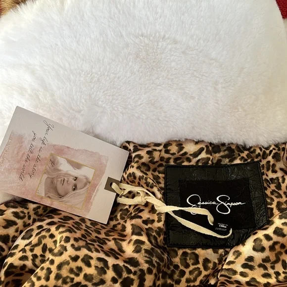Jessica Simpson Faux Fur Coat Brand New - Picture 4 of 5